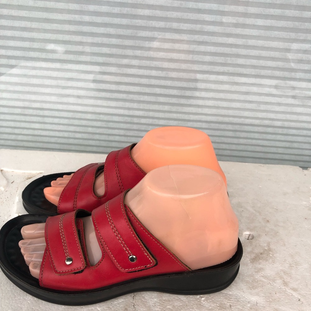 Aerothotic Quinn Women’s Red Leather Double Strap Slide Up Sandals Size 27/6US